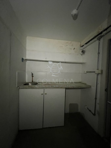 Imagen 13 de 14 de Muy Buen Local Ubicado A 1 Cuadra De La Puerta De La Ciudadela. - Montevideo Ciudad Vieja
