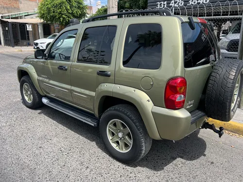 Jeep Liberty Sport 4x4 At