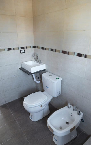Duplex Venta 2 Dormitorios 2 Baños Cochera Y Jardín Terreno 100 Mts 2- Ringuelet