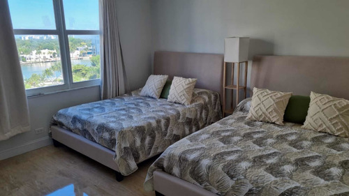 Imagen 6 de 14 de Hermoso 2 Dorm- Pavilion- Collins Ave Y 56 St. Midbeach