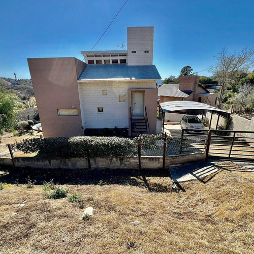 Casa En Venta 2 Dormitorios, Pileta, Mas Departamento. B° Villa Del Lago