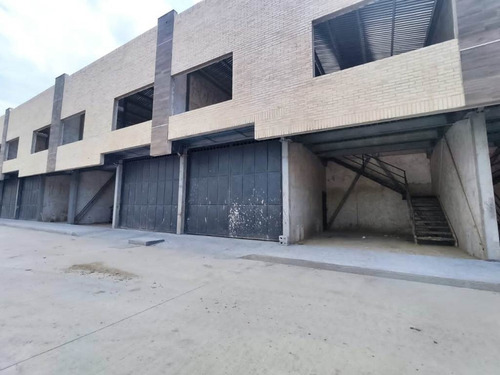 Imagen 3 de 5 de Venta De Locales Funcionales En Av. Paseo Cabriales - Inmobiliaria Maggi Cod. 1067