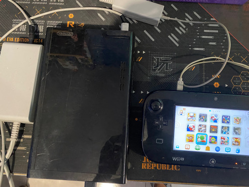 Nintendo Wii U Con Juegos Negro (Usado)