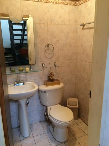 Imagen 5 de 6 de Town House En Venta Urb Alta Vista