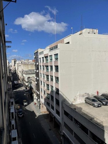 Excelente Oficina En Ciudad Vieja Por Cerrito