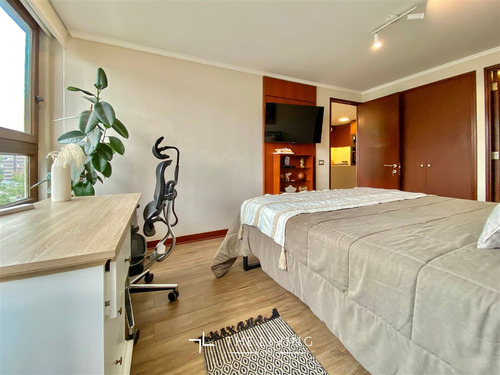 Duplex Amoblado En Arriendo De 2d. En Las Condes
