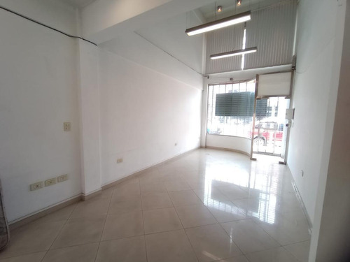 Imagen 3 de 9 de Local 50m² Cub. C/patio Excelente Estado - Ramos Mejia