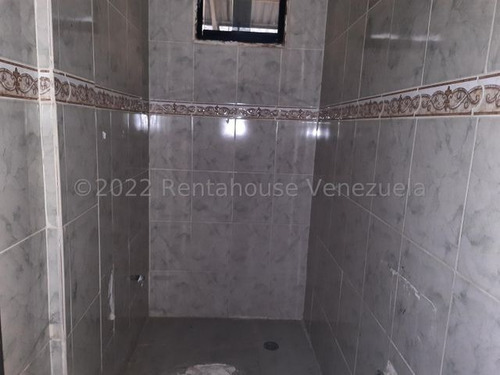 Imagen 9 de 10 de Galpón En Venta En Av. Fermín Toro. San Juan De Los Morros. 22-23073