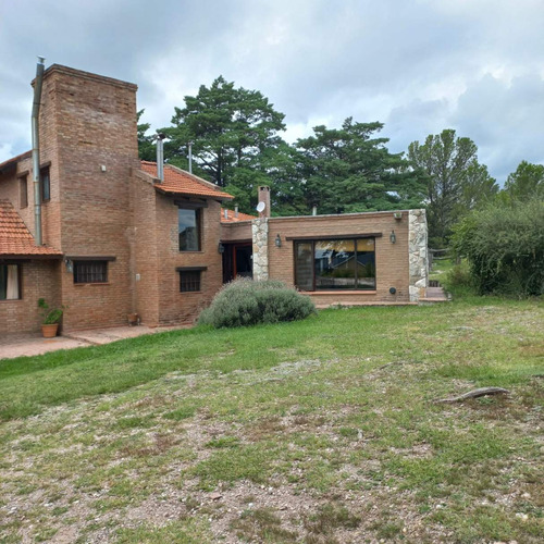 Se Vende Casas En La Cumbre Frente Al Golf Vistas Únicas 4 Dor.