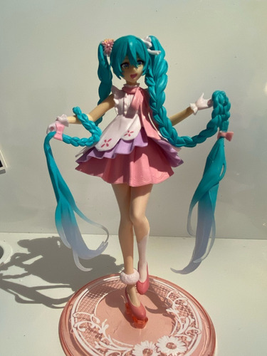 Figura De Hatsune Miku Wonderland Kawai Pelo Largo Rapunzel
