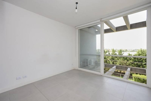 Imagen 12 de 27 de Divino 2 Amb Con Balcón Terraza, Parrilla Y Espectacular Vista Al Lago Central De Nordelta