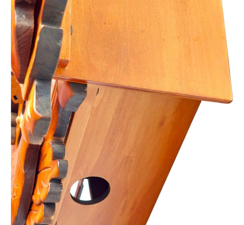 Reloj Cucu De Pared Cabeza De Venado Bosque Madera Música Estructura Marrón Claro Fondo Marrón Claro