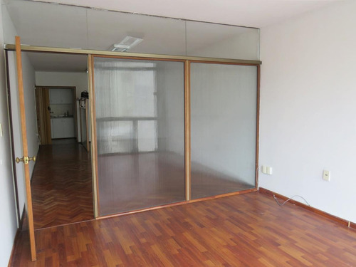 Imagen 2 de 9 de Alquiler Oficina En Plena Ciudad Vieja