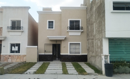 Imagen 2 de 9 de Casa En Venta En Fracc. Residencial Victoria Al Sur De Pachuca