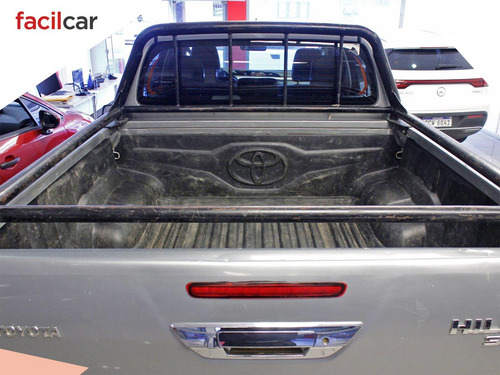 Imagen 12 de 25 de Toyota Hilux Srv 4x2 Turbo Diesel 2.8 2018 Excelente!!