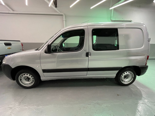 Imagen 7 de 15 de Peugeot Partner Furgon 1.6hdi Confort 1º Mano Modelo 2017!!