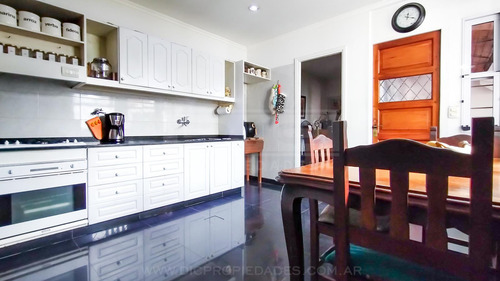 Casa 3 Dormitorios Venta - Florida Oeste
