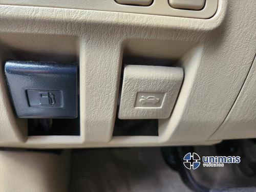 Toyota Hilux SW4 2.7 SR 7 LUGARES 4X2 16V FLEX 4P AUTOMÁTICO