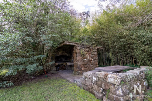 Casa En Venta En Barrio Golf, Superficie De Terreno: 4000 M2, Superficie Edificada: 557 M2