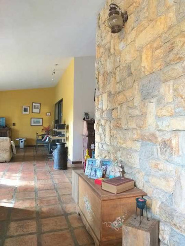 Imagen 4 de 20 de Se Vende Casa 400m2 4h+s/5b/2p Cumbres De Curumo 9718