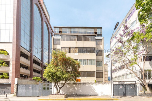 Bello, Amplio Y Cómodo Apartamento En Venta Urbanización Las Mercedes  22-25582
