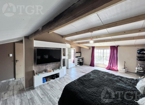 Venta De Distinguida Casa En Hurlingham