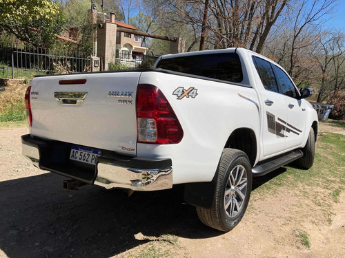 Imagen 10 de 10 de Toyota Hilux 2018 2.8 Cd Srx 177cv 4x4