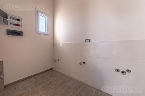 Imagen 10 de 26 de A Estrenar, Moderna Casa En Una Sola Santa Lucía, Pilar Del Este, Pilar.