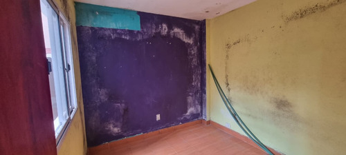 En Venta En Caseros Ph Al Fondo De 3 Amb. Con Patio Y Parrilla Propia. F: 9693