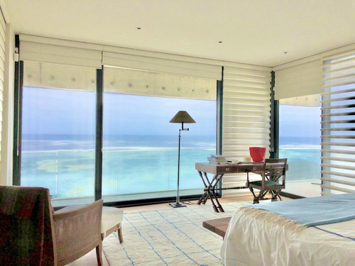 Maravillosa Y Fina Casa En Primera Línea En Venta