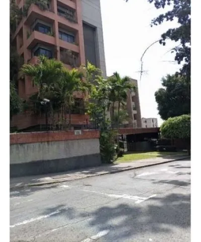 Se Alquila Apto La Castellana