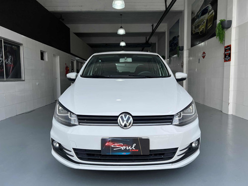 Imagen 11 de 14 de Volkswagen Fox 2015 1.6 Confortline Pack Saf