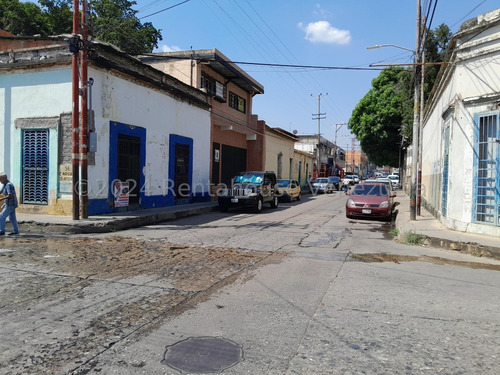 Casa Comercial Ubicada En Zona Privilegiada De La Candelaria -valencia, Eloisa Mejia 24-18498