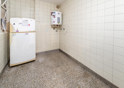Venta Departamento De 3 Ambientes Con Balcón En Flores Apto Credito