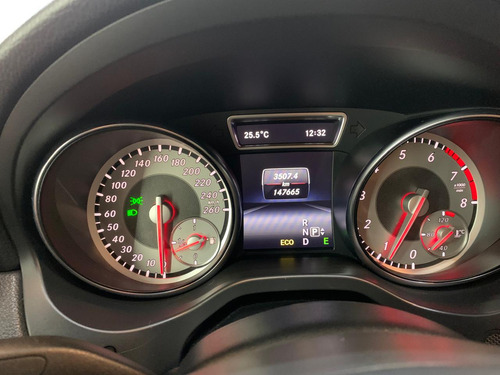 Mercedes-Benz Classe GLA 1.6 Vision Turbo Flex 5p