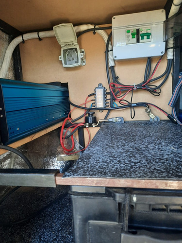 Toyota Hiace 2.8 Tdi Furgón 6at L2h2 3a 5p