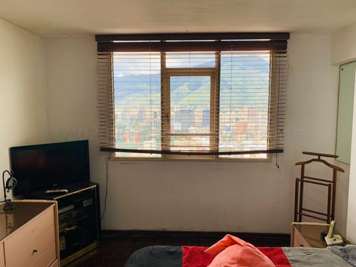 Imagen 10 de 14 de Casa En Venta En Prados Del Este 22-9640 Gustavo Nieves 0412 6057058