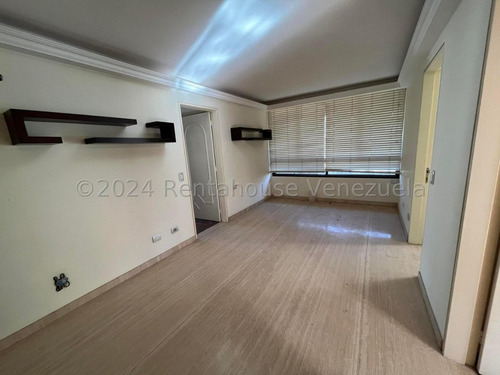Alquiler De Elegante Apartamento En Colinas De Valle Arriba / Cl. Mls-24-21087