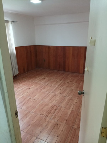 Arriendo Casa Remodelada 3 Dormitorios, 2 Baños, Patio