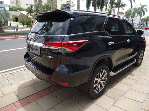 Imagem 6 de 14 de Toyota Sw4 - 2016/2017 2.8 Tdi Srx 5l 4x4 (aut)