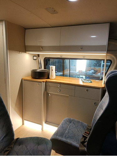 Imagen 16 de 20 de Motorhome Equipamientos A Medida Con Diseños 3d
