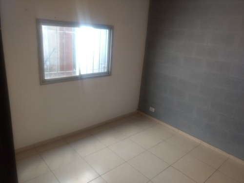 Venta Departamento En Isidro Casanova. 2 Ambientes Amplios