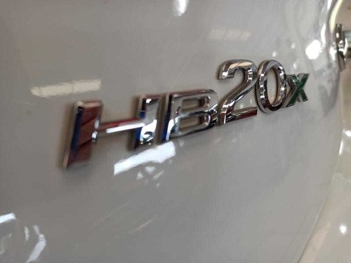 Imagem 9 de 15 de Hyundai Hb20x Premium 1.6 Flex 16v Aut. 4p 2014