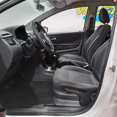 Imagem 5 de 8 de Volkswagen Fox Prime 1.6 8v (flex)