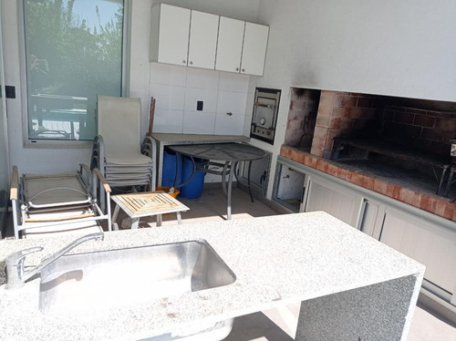Casa En Venta En Barrio Cerrado Santa Ana Moreno