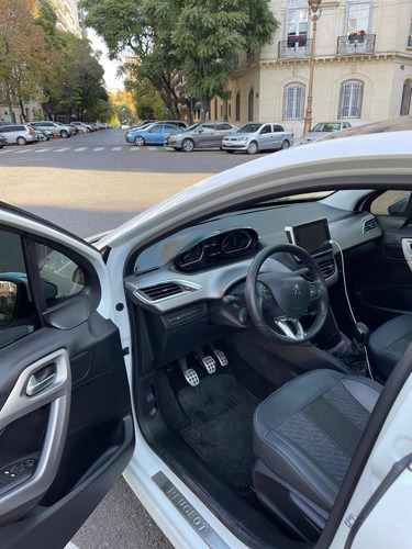 Imagen 6 de 12 de Peugeot 208 2018 1.6 Feline