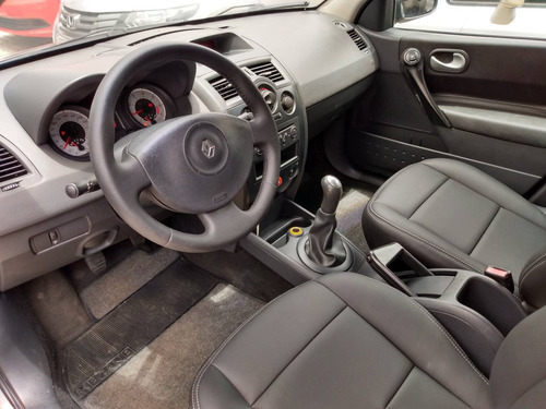 Renault Mégane 1.6 Expression 16v Flex 4p Manual