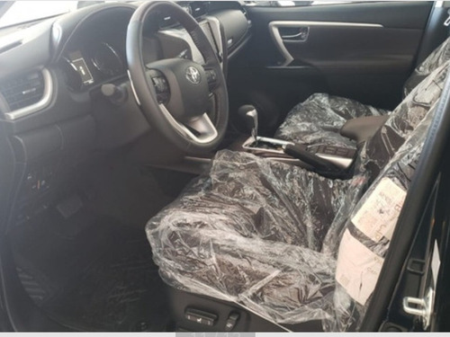 Imagen 9 de 13 de Toyota Sw4 2022 2.8 Srx 177cv 4x4 7as At