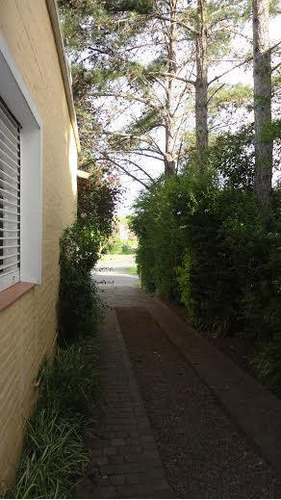 C.c. Los Cardales 1 Planta 3 Dorm. Buen Jardín Y Pileta. U$s 136.000.-