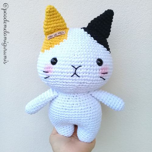 Imagem 1 de 4 de Amigurumi Gatinho De Crochê Gato Decoração Brinquedo Present
